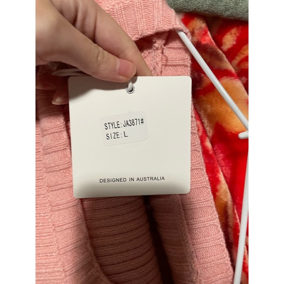 Pink knit cropped top + skirt NWT - Picture 7 of 7